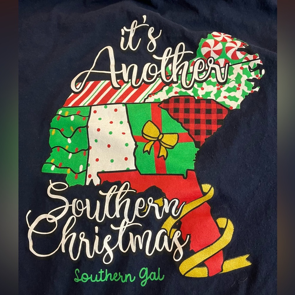 Southern Gal Christmas Graphic Tee Women’s XL (fits like a Large)
